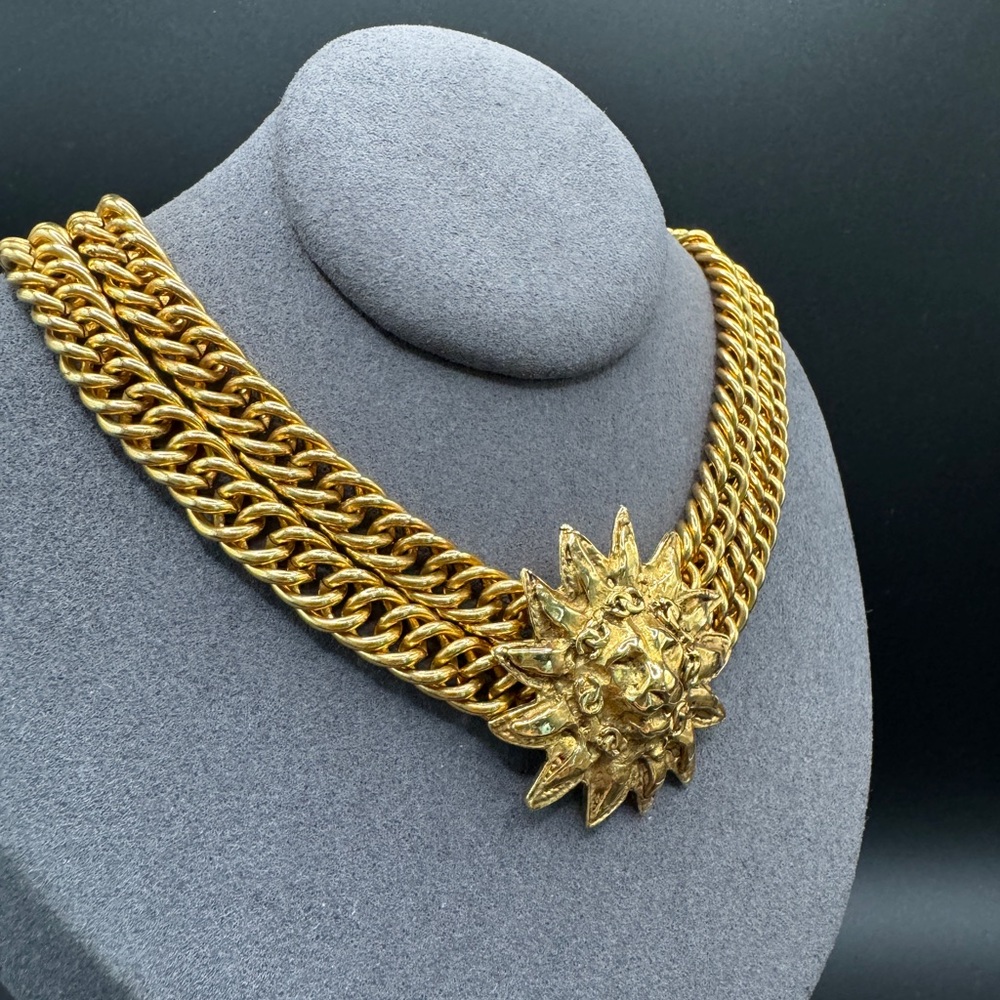 ‼️FINAL PRICE‼️ LOT 969 24K gold plated Chanel double strand vintage lion - Picture 10 of 14